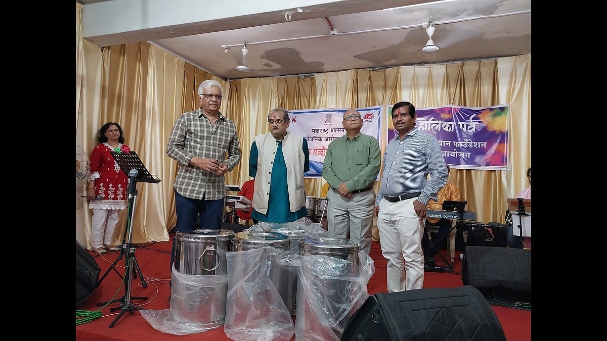 The singers who perform at the various organisations are 45 to 80 years old